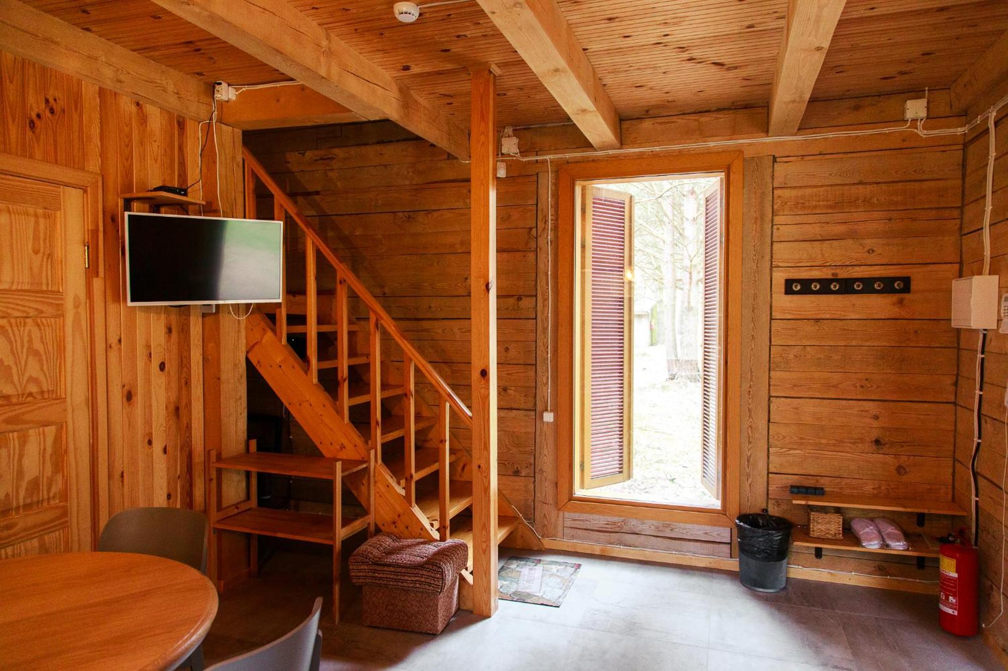 Roze Guest Houses Sklandas แบร์นาติ ภายนอก รูปภาพ