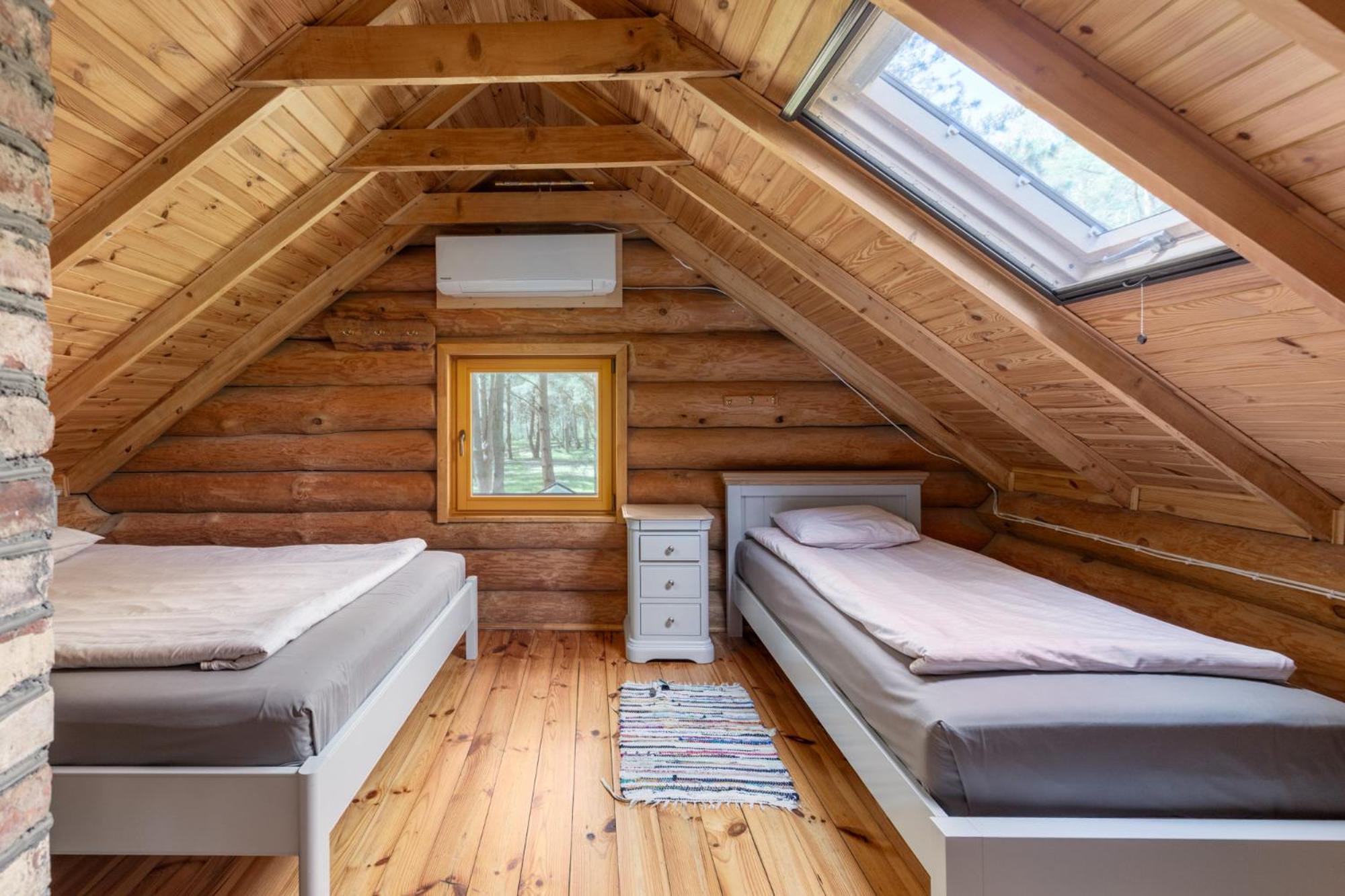 Roze Guest Houses Sklandas แบร์นาติ ภายนอก รูปภาพ